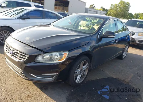 2014 Volvo S60 T5 z USA, uszkodzony, nr VIN YV1612FS0E1290215